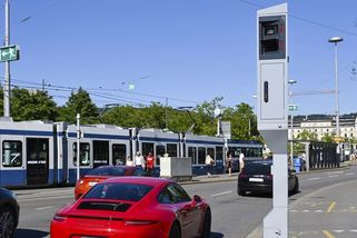 Švýcarský kanton v referendu odpískal stacionární radary. Neslouží prý bezpečnosti, jen plní obecní pokladny - Novinky